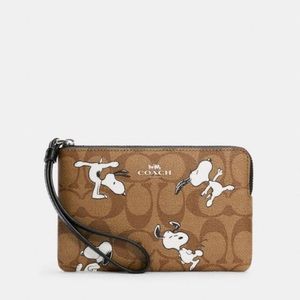 Coach x Peanuts Snoopy Wristlet